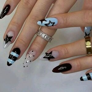✨️Stylish Black and Blue Star Press On Nails